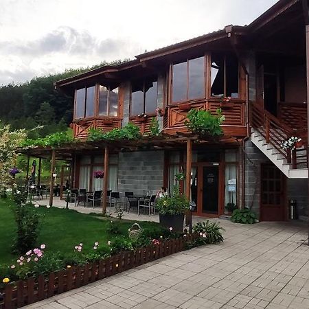 Alpine Garden Hotel Simitli Екстер'єр фото